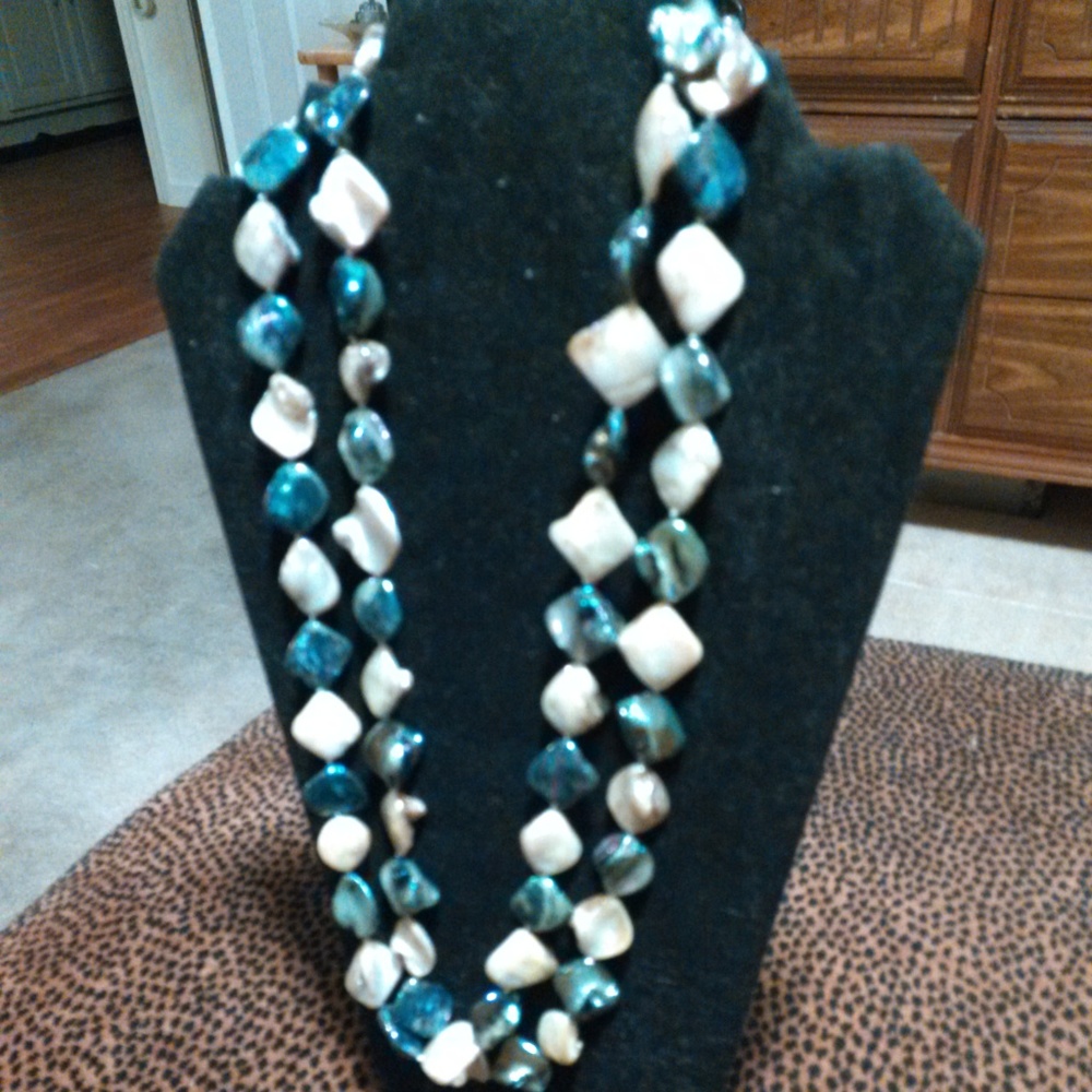 SHELL NECKLACE